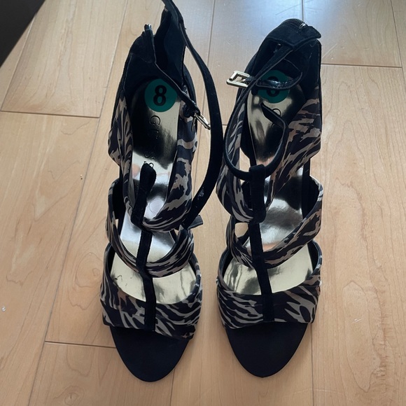 Guess black suede and tiger heels - Picture 2 of 2